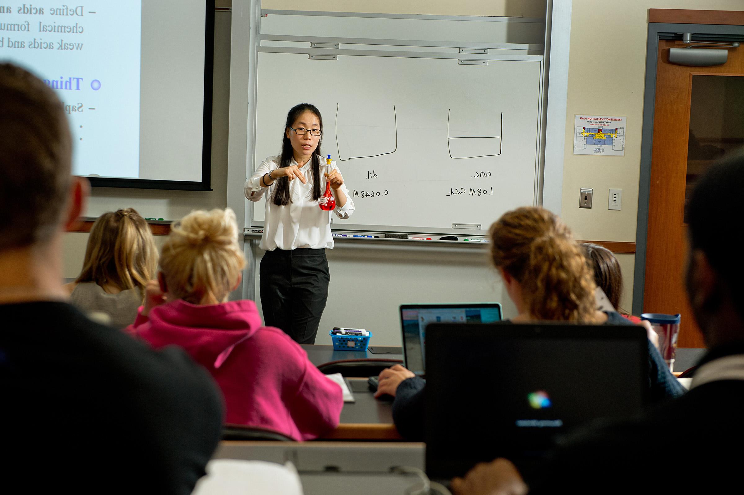 University of Mount Union professor teaching a biochem class 